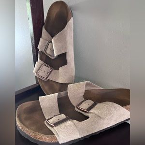 Birkenstock Sandals. Arizona Soft Footbed. Size 40 (9-9.5).